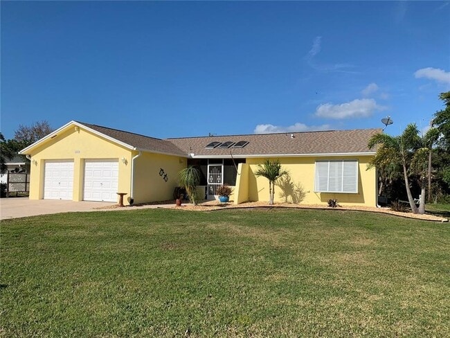 property at 571 Bellaire Dr