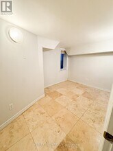 1529 Queen St E in Toronto, ON - Building Photo - Building Photo