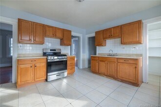 141 Hansen Ave, Unit 2nd fl in Bridgeport, CT - Building Photo - Building Photo