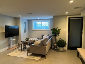 2108 Flagler Pl NW, Unit B in Washington, DC - Building Photo - Building Photo
