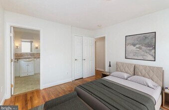 8710 W Fort Foote Ter in Fort Washington, MD - Foto de edificio - Building Photo