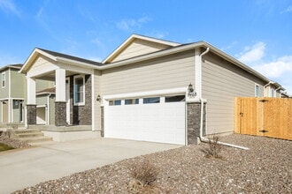 9468 Yampa St in Commerce City, CO - Foto de edificio - Building Photo