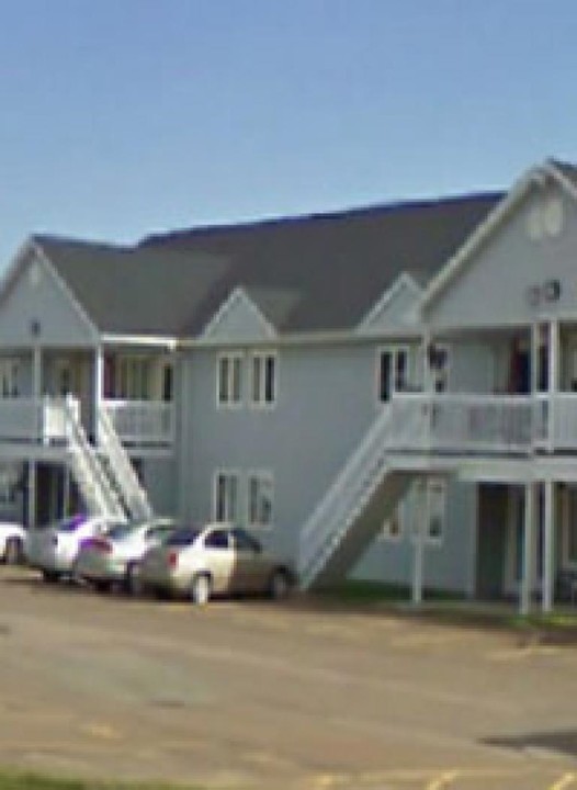 651-686 Elmwood Dr in Moncton, NB - Building Photo