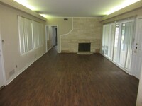 818 S Leggett Dr in Abilene, TX - Building Photo - Building Photo