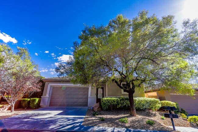 property at 27 Gladewater Dr