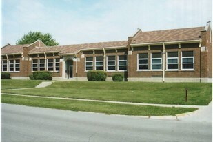 Lincoln School Apartments in Peru, IN - Building Photo