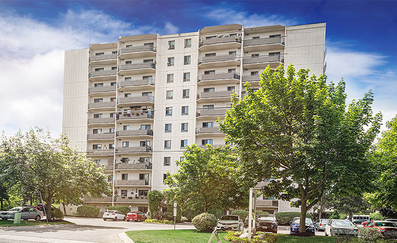 Woodbury Towers in London, ON - Building Photo