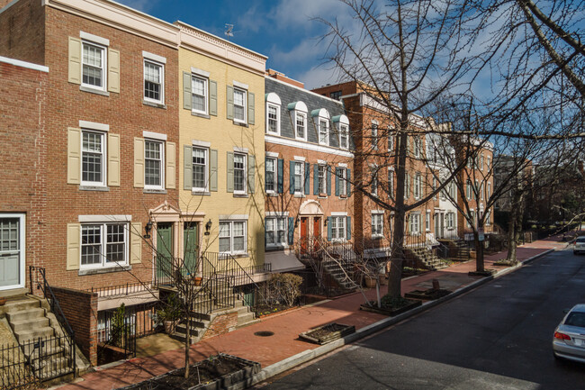 1613 Corcoran St in Washington, DC - Building Photo - Building Photo