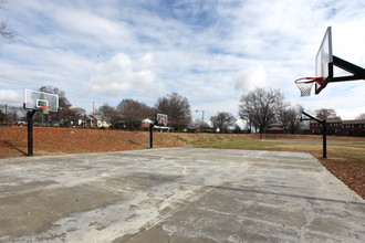 Ray Warren Apartments in Greensboro, NC - Building Photo - Building Photo