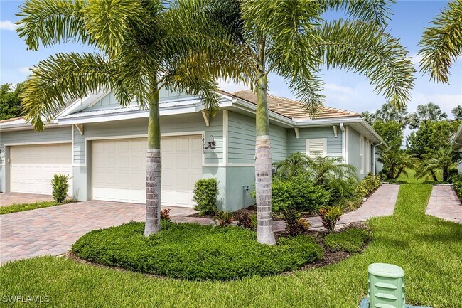 14533 Edgewater Cir in Naples, FL - Building Photo - Building Photo