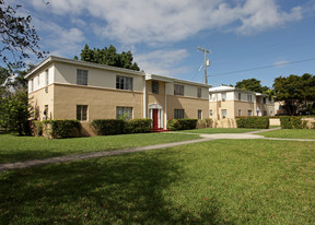 614-618 Santander Ave in Miami, FL - Building Photo