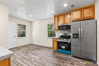 906 Attas Ave in Killeen, TX - Building Photo - Building Photo