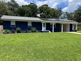5704 Almax Ct in Pensacola, FL - Building Photo