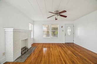 2504 Oakcliff St in Houston, TX - Building Photo - Building Photo