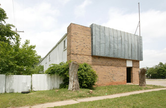 3515-3533 S Shields Blvd in Oklahoma City, OK - Building Photo - Building Photo