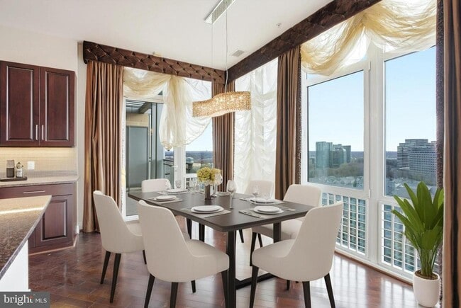 8220 Crestwood Heights Dr in McLean, VA - Building Photo - Building Photo