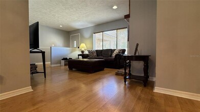 18619 Yocam Ave in Lutz, FL - Building Photo - Building Photo