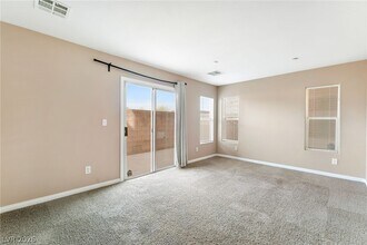 6635 Weeping Pine St in Las Vegas, NV - Building Photo - Building Photo