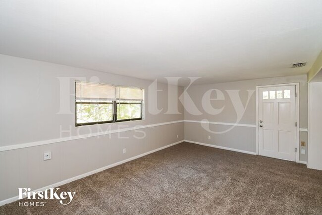 8017 Santillo Dr in Jacksonville, FL - Building Photo - Building Photo
