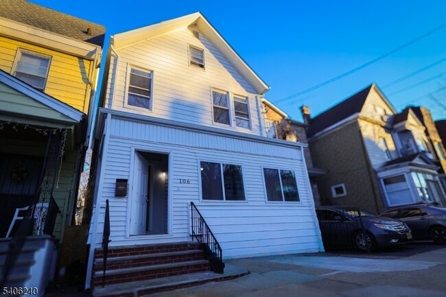 property at 106 S 11th St