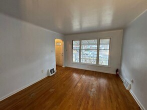 21029 Blackmar Ave in Warren, MI - Building Photo - Building Photo