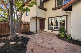 725 Old Creek Rd in Danville, CA - Building Photo - Building Photo