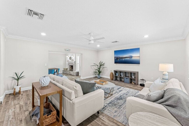 property at 1109 Seminole Dr