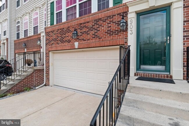 property at 903 Indigo Bunting Ln