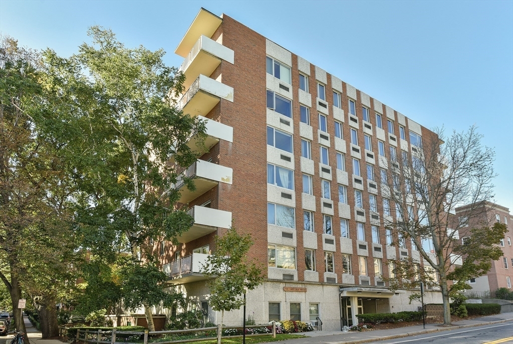 216 Saint Paul St, Unit 503 in Brookline, MA - Building Photo