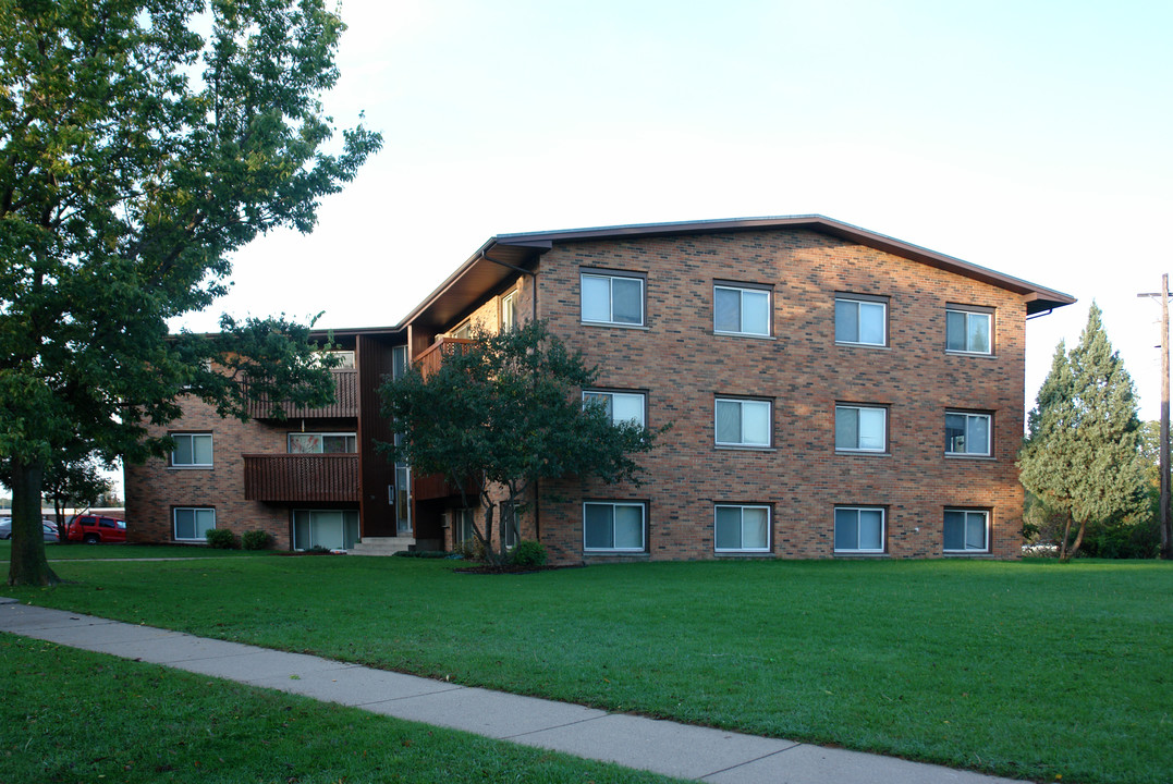 4601 Independence Ave N in New Hope, MN - Building Photo