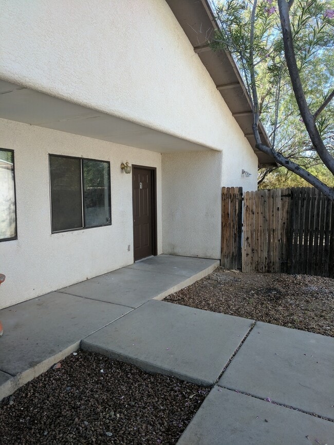 2642 N Los Altos Ave in Tucson, AZ - Building Photo - Building Photo