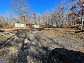6225 Lollis Creek Rd in Flowery Branch, GA - Building Photo - Building Photo