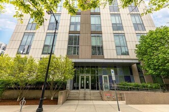 1 Earhart St, Unit 1 Earhart St. #523 in Cambridge, MA - Building Photo - Building Photo