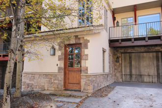 1141 Meadowlark Ln in Whitefish, MT - Foto de edificio - Building Photo