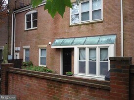 2540 Fairfax Dr in Arlington, VA - Building Photo