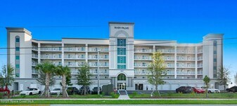 1825 Riverside Dr in Titusville, FL - Building Photo