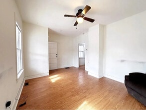 371 Nichols St in Bridgeport, CT - Foto de edificio - Building Photo