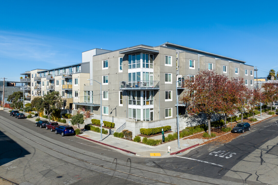 Harbor Walk in Oakland, CA - Building Photo