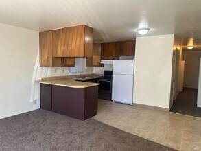 122 Frisbie St in Vallejo, CA - Building Photo - Building Photo