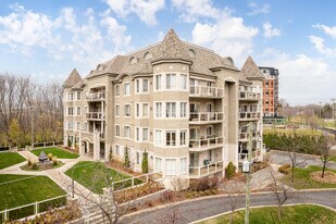 37 Des Îles Prom in Laval, QC - Building Photo