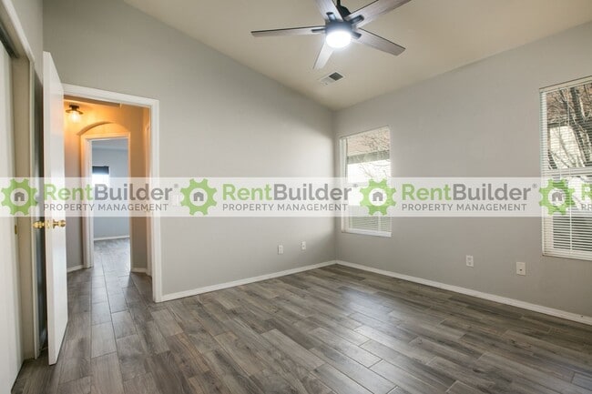 6501 San Antonio Dr NE in Albuquerque, NM - Building Photo - Building Photo