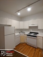 912 W Dakin St, Unit 917-304 in Chicago, IL - Building Photo - Building Photo