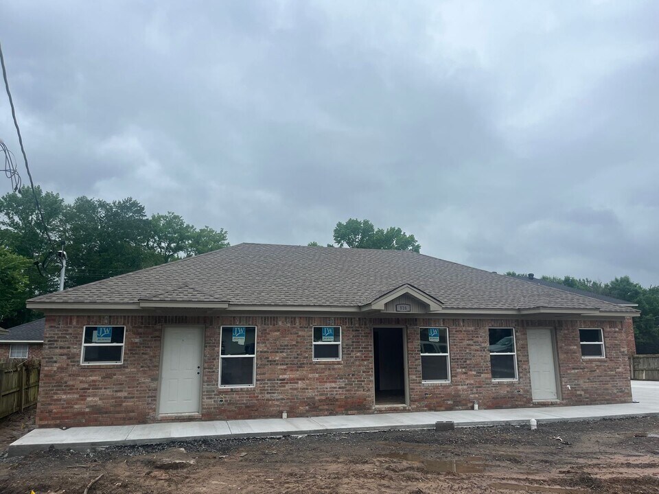 816 S Greenwich Ave in Russellville, AR - Building Photo