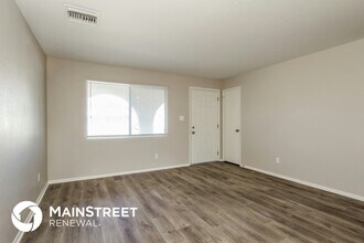 4045 E Joan De Arc Ave in Phoenix, AZ - Building Photo - Building Photo