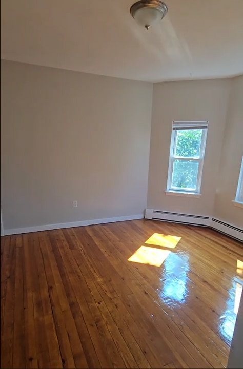 73 Pliny St, Unit 2nd FLR in Hartford, CT - Foto de edificio