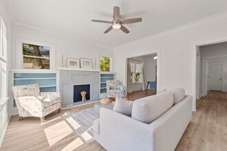 2629 E Houston St in San Antonio, TX - Building Photo - Building Photo