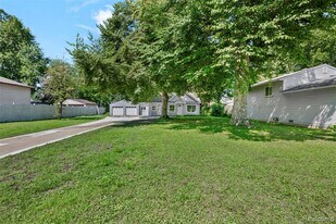 641 Gilman St in Garden City, MI - Building Photo