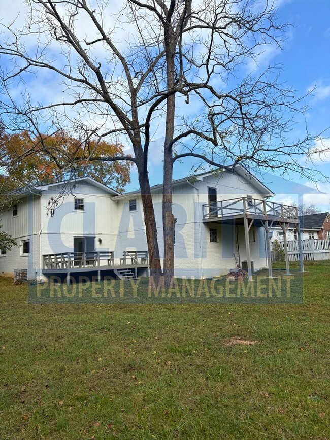 912 Fairmont Ave NW in Cleveland, TN - Building Photo - Building Photo