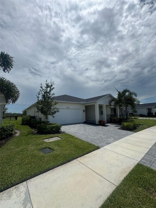 6712 Cloverdale Ave in Port St. Lucie, FL - Building Photo - Building Photo