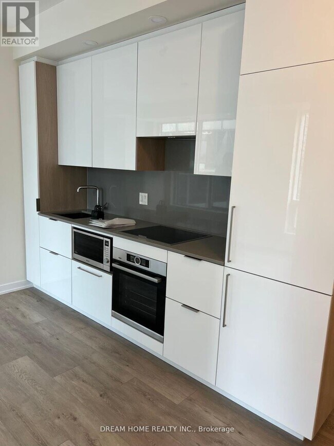 28 Freeland St in Toronto, ON - Building Photo - Building Photo